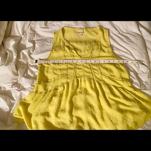 Merona Womens Blouse Yellow Sleeveless V Neck Lrg - Picture 3 of 10